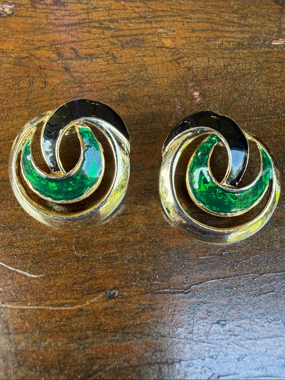Vintage 1980’s Gold-Tone Green and Black Enamel Swirl Earrings